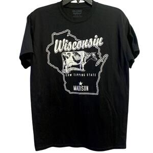 Wisconsin Cow Tipping State Short Sleeve Tshirt Medium